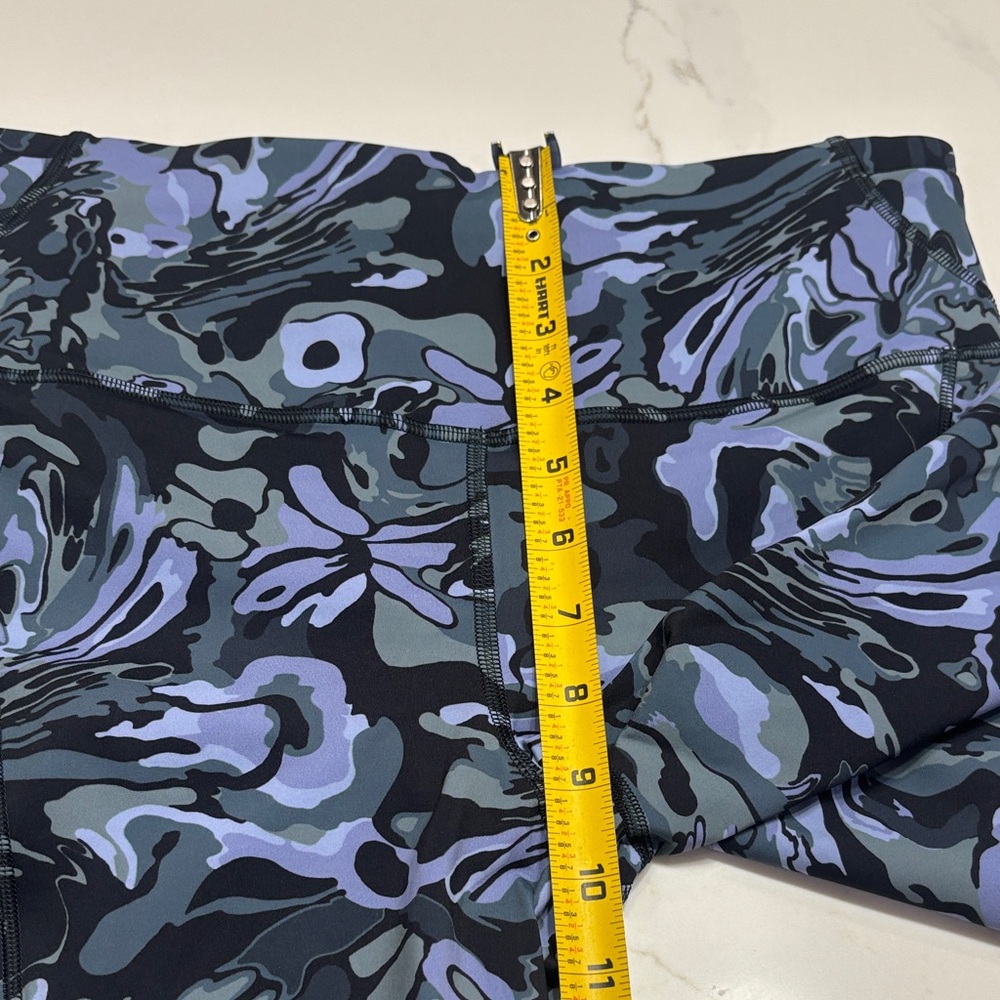 lululemon athletica Camouflage Leggings - Black and Blue - Picture 10 of 14